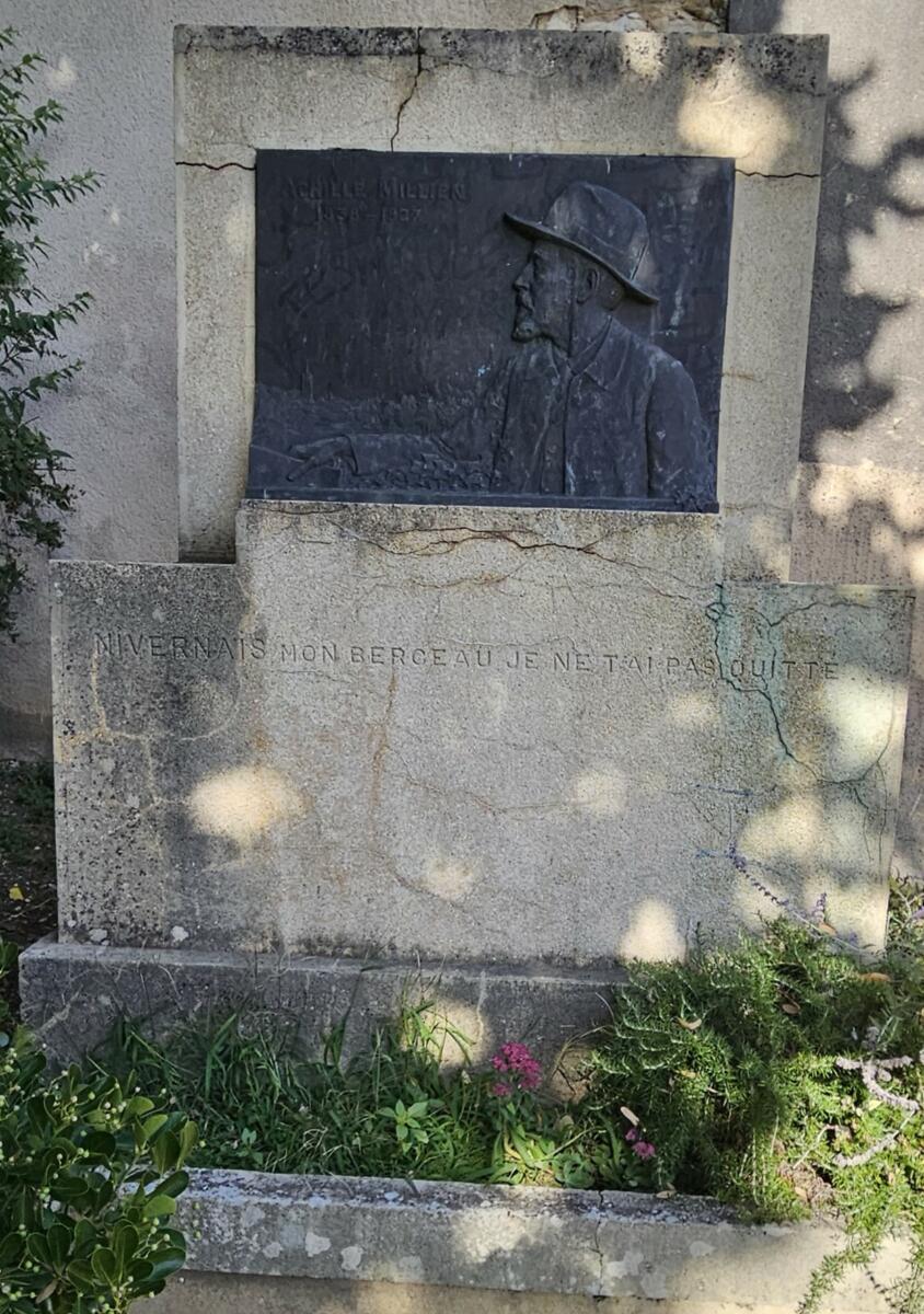 Monument de Achille Millien