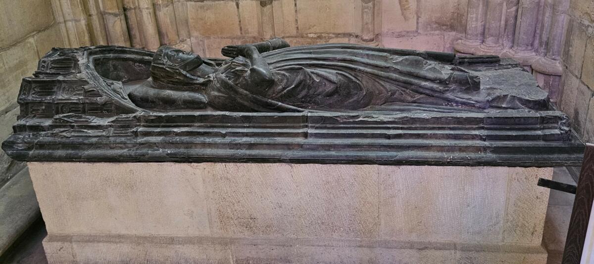 Gisant de Yolande de Bourgogne