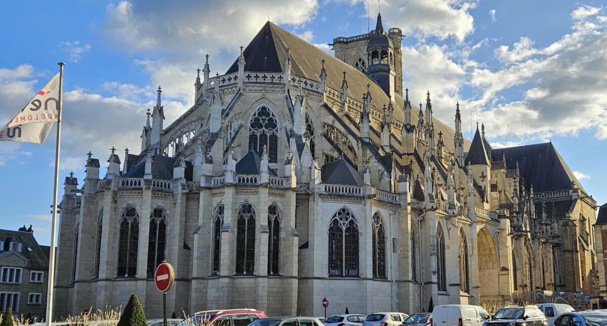 Cathédrale St Cyr vue depuis le Palais Ducal