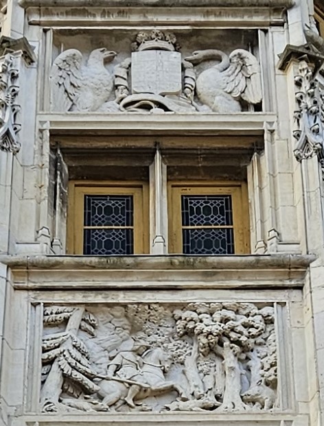Sculpture en bas relief de la Tour Centrale du Palais Ducal