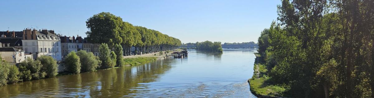 Rive Gauche de la Loire depuis le Pont Georges V